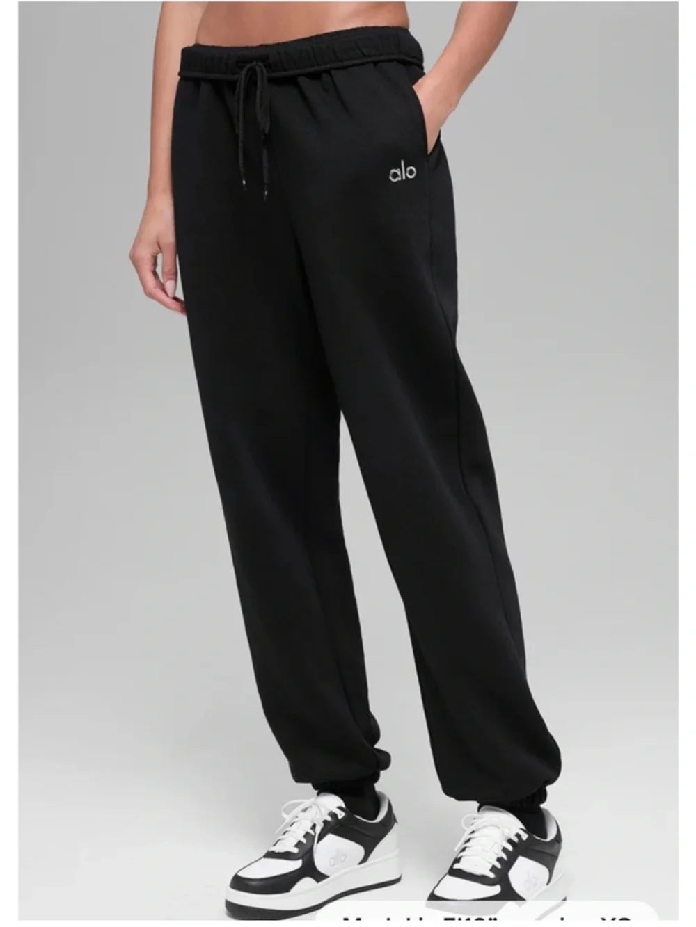 Alo Yoga Black Accolade Sweatpants Medium